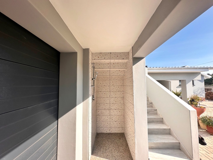 5 Bedroom Property for Sale in Fraaiuitsig Western Cape